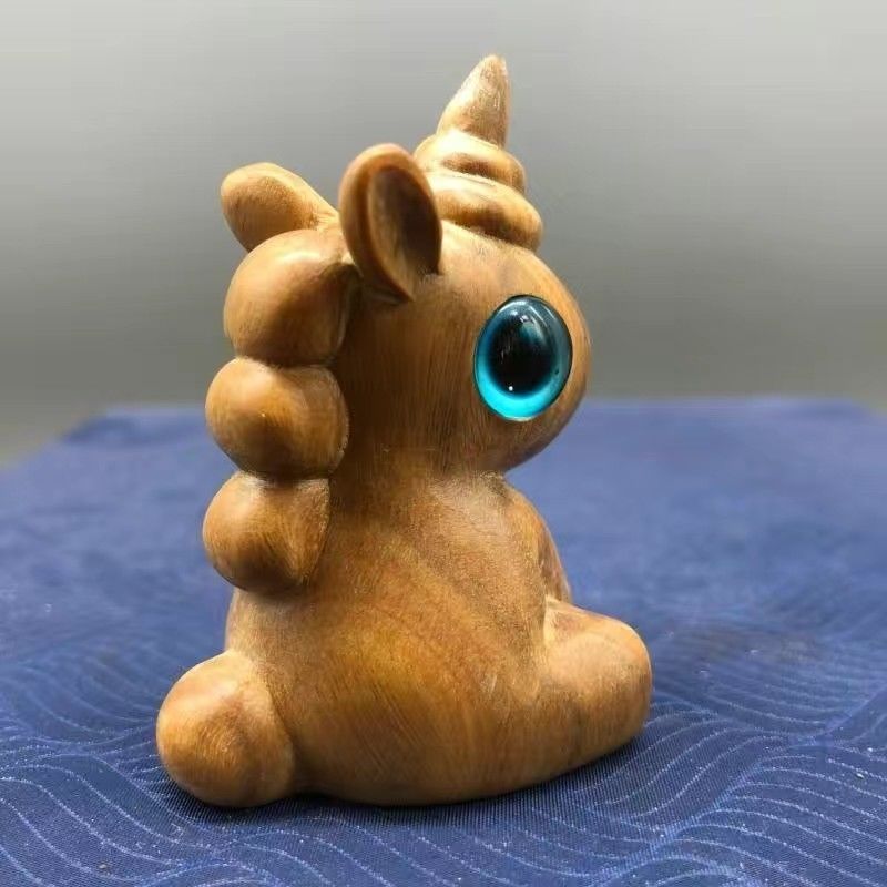 Hand-Carved Sandalwood Cat Figurine Premium Wooden Kitten Ornament & Desktop Decor Gift