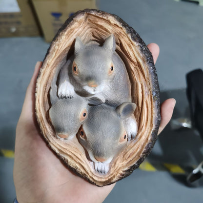 Cute Squirrel Family in Walnut Shell Figurine – Handcrafted Resin Woodland Animal Ornament for Home & Garden Decor, Perfect Gift for Nature Lovers