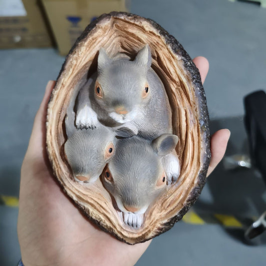 Cute Squirrel Family in Walnut Shell Figurine – Handcrafted Resin Woodland Animal Ornament for Home & Garden Decor, Perfect Gift for Nature Lovers