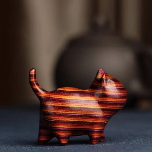 Hand-Carved Sandalwood Cat Figurine Premium Wooden Kitten Ornament & Desktop Decor Gift