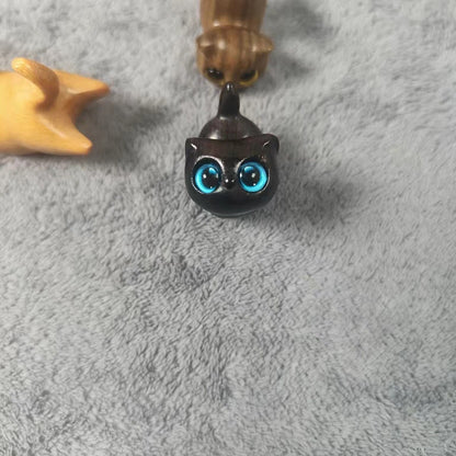 Hand-Carved Sandalwood Cat Figurine Premium Wooden Kitten Ornament & Desktop Decor Gift